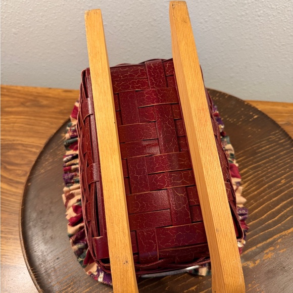 Special Edition Gerald Henn 1995 Christmas Sleigh Basket, Lid & Poinsettia Liner - Picture 7 of 9